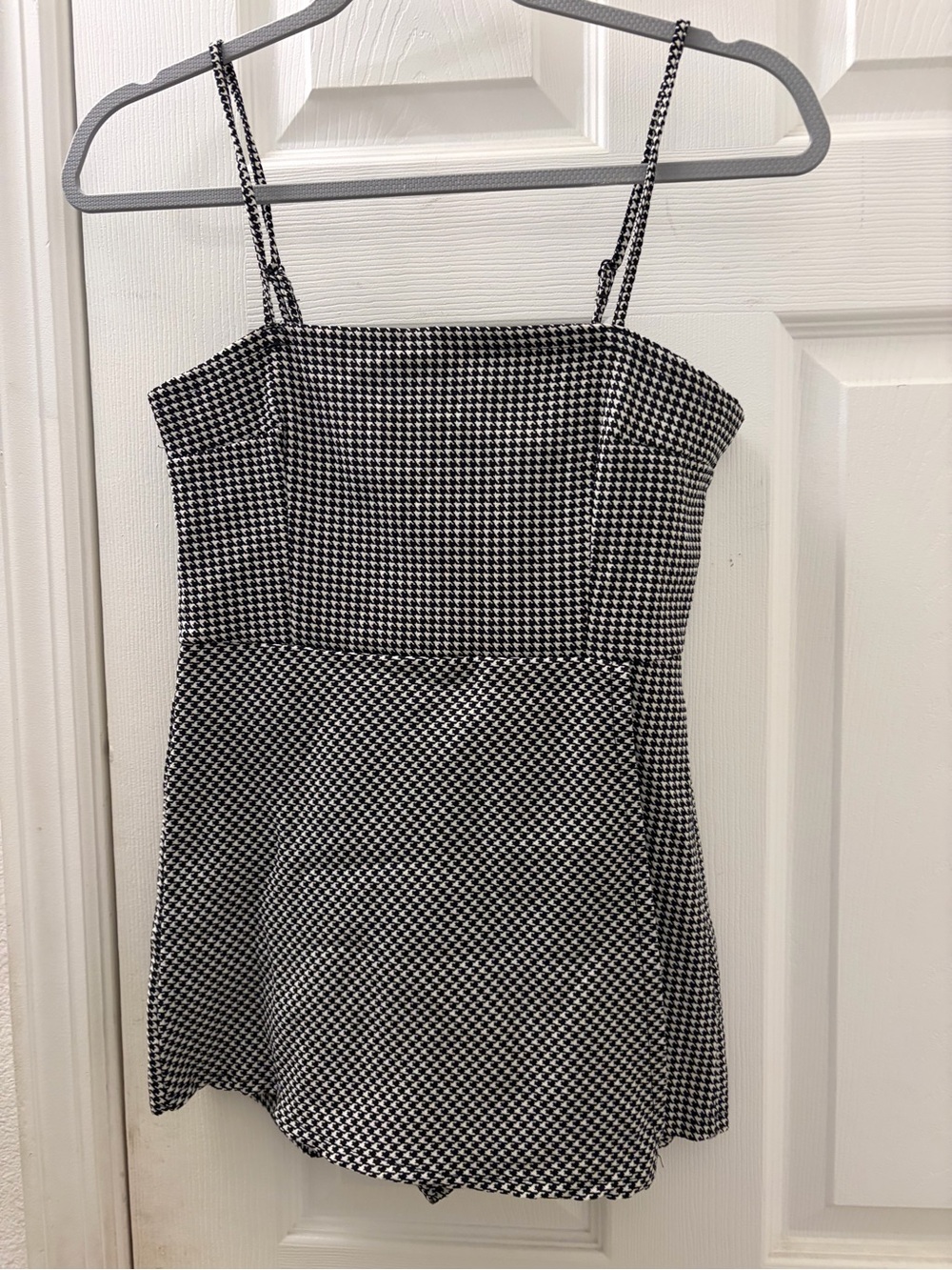 Forever 21 Black & White Houndstooth Spaghetti Strap Mini Dress